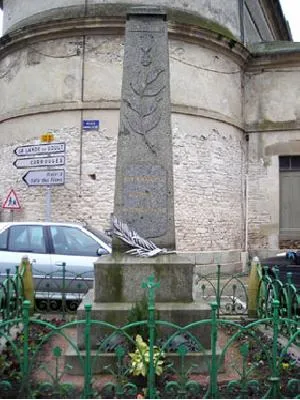 Monument aux morts de Boucé