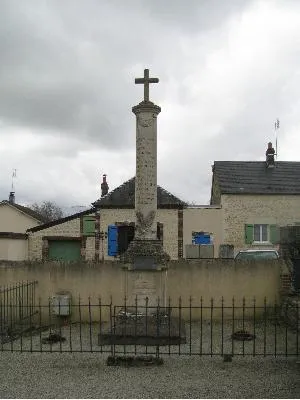 Monument aux morts de Coulonges-sur-Sarthe