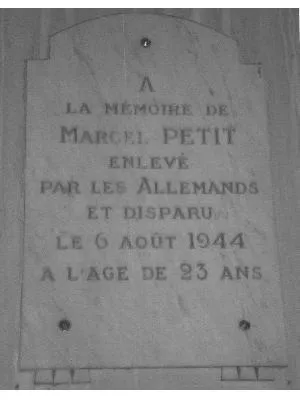 Plaque Marcel PETIT dans l'église de Craménil