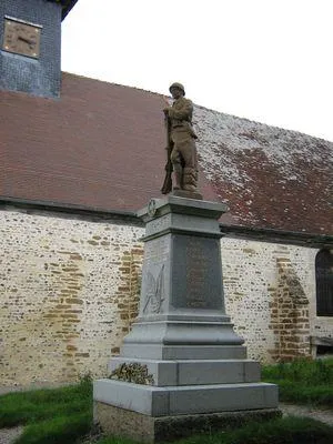 Monument aux morts de Ménil-Hubert-en-Exmes