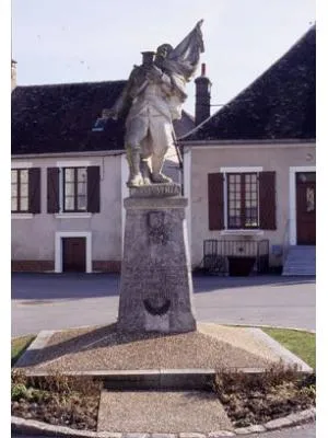 Monument aux morts de Préaux-du-Perche