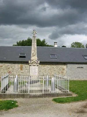 Monument aux morts de Saint-Evroult-de-Montfort