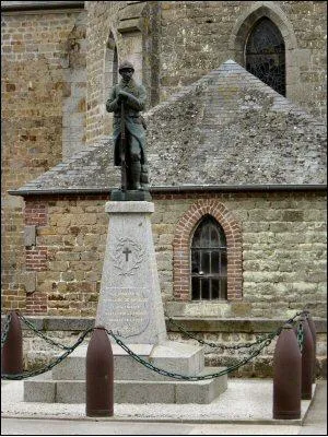 Monument aux morts de Saint-Hilaire-de-Briouze