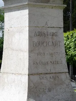 Statue de Boucicot à Bellême
