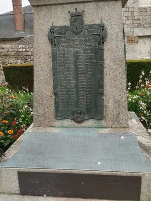 Monument aux Morts de Domfront-en-Poiraie
