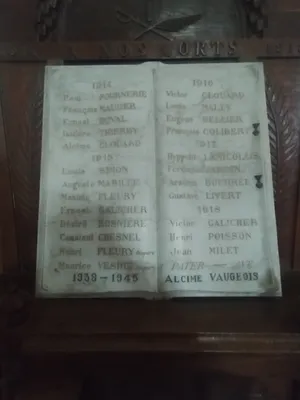 Monument aux Morts de l'Église de Rouellé