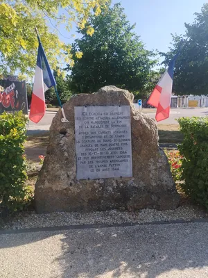 Monument dernière contre attaque au Bourg-Saint-Léonard