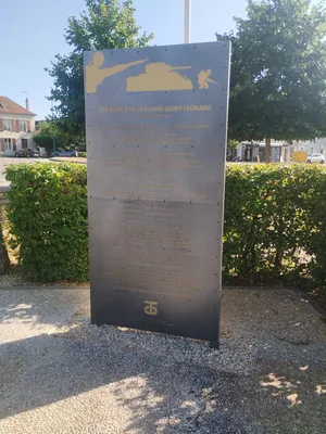 Monument dernière contre attaque au Bourg-Saint-Léonard