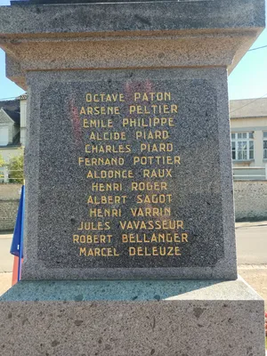 Monument aux Morts de Tournai-sur-Dive