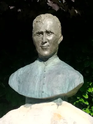 Stèle abbé Launay à Tournai-sur-Dive