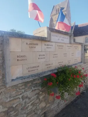 Stèle aux victimes civiles d'août 1944 à Tournai-sur-Dive
