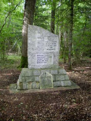 Stèle commémorative de L'Hôme-Chamondot