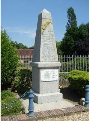 Monument aux morts de Moutiers-au-Perche