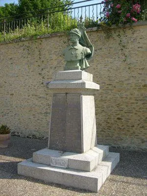 Monument aux morts de Pervenchères