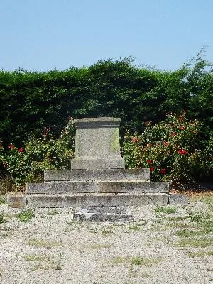Calvaire du cimetière de Saint-Nicolas-de-Sommaire