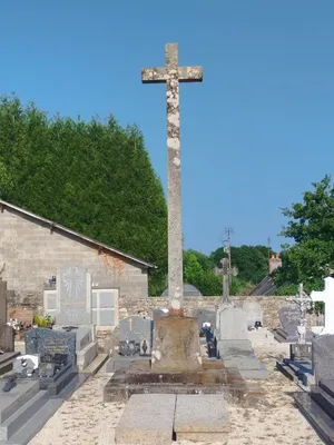 Croix du cimetière de Rouellé