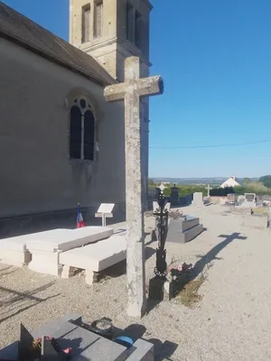 Croix de l'Église Saint-Léonard au Bourg-Saint-Léonard