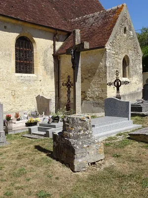 Croix de l'Église Saint-Gilles à Bourg-Saint-Léonard