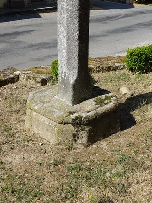 Croix de l'Église de Dompierre