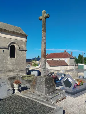 Croix de l'Église Saint-Paterne à Tournai-sur-Dive
