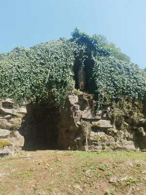 Grotte Notre-Dame-de-Lourdes à Champsecret