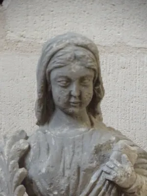 Statue : Sainte-Apolline dans l'Église Saint-Germain d'Argentan