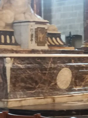 Maître-autel de la Basilique Notre-Dame d'Alençon