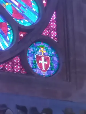 Vitrail Baie D : Rosace dans la Chapelle de l'Oratoire 1927 à Passais