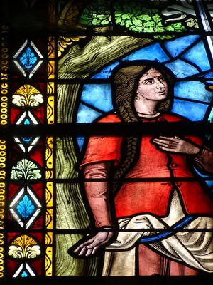 Vitrail Baie L : Jeanne-d'Arc dans l'Église Notre-Dame-de-l'Assomption à La Ferté-Macé