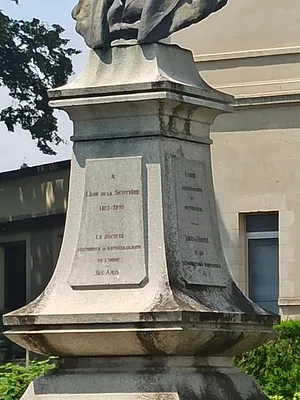 Buste de M. La Sicottière à Alençon