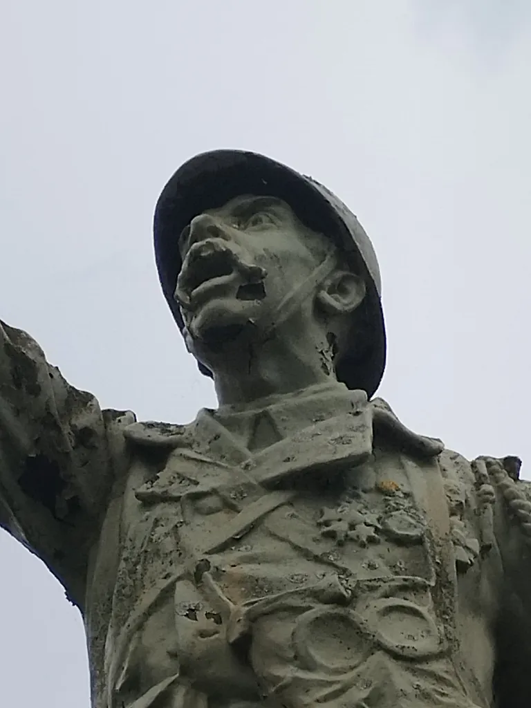 Monument aux Morts de Domfront-en-Poiraie