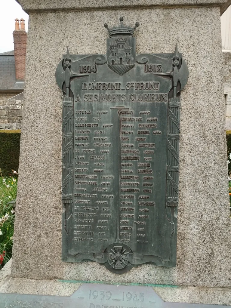 Monument aux Morts de Domfront-en-Poiraie