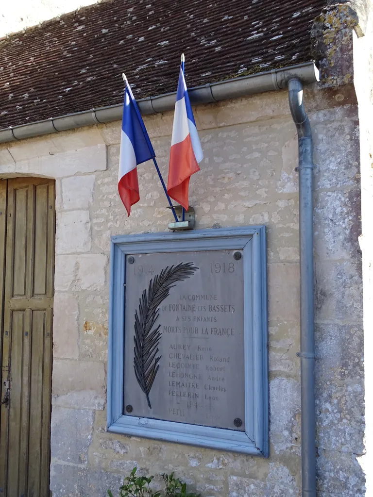 Plaque aux Morts de Fontaine-les-Bassets