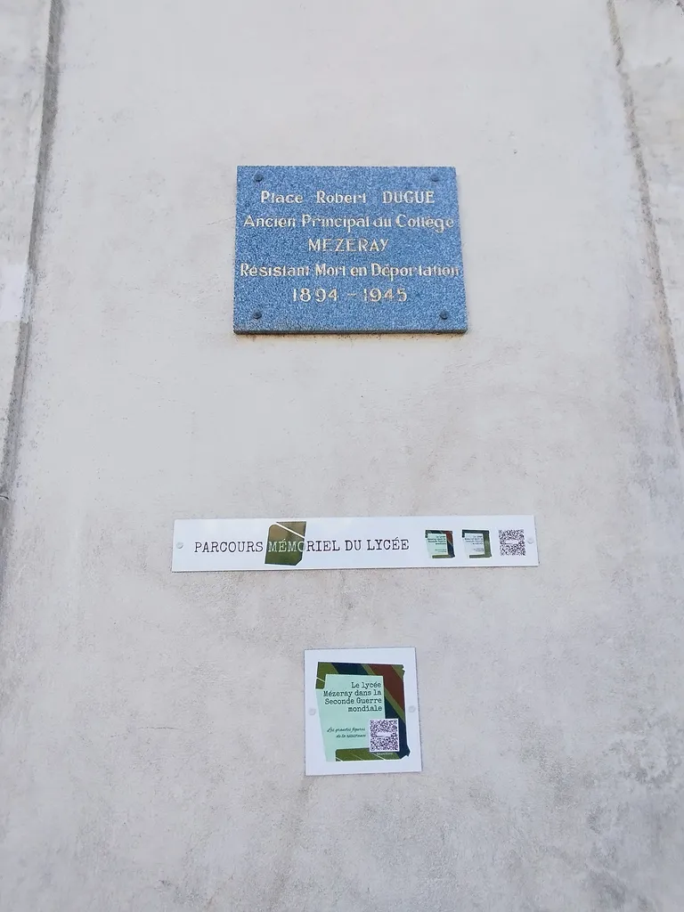 Place Robert Dugué à Argentan