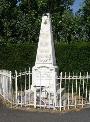 Monument aux morts de Saint-Hilaire-sur-Erre