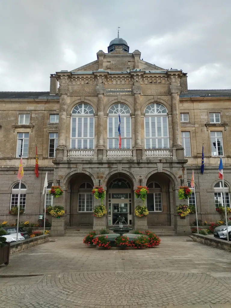 Mairie de Domfront-en-Poiraie