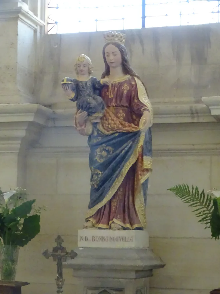 Statue : Notre-Dame de Bonne Nouvelle dans l'Église Saint-Germain d'Argentan